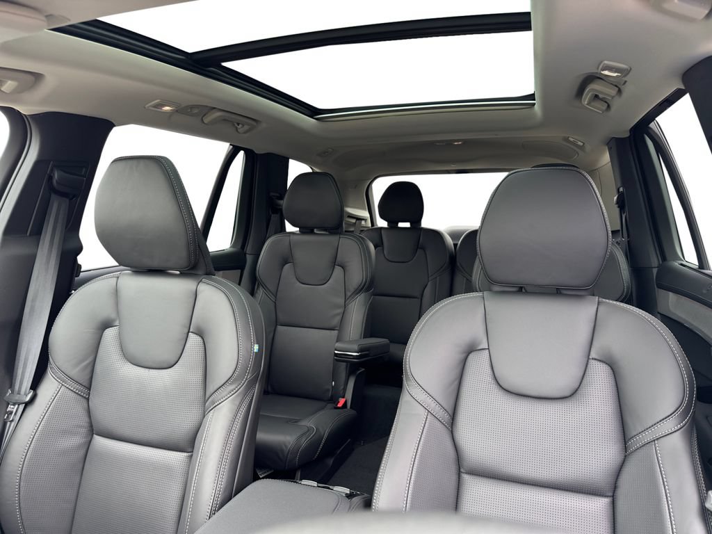 New 2026 Volvo XC90 T8 Ultra w/ Protection Package Premier AWD/4WD image 24