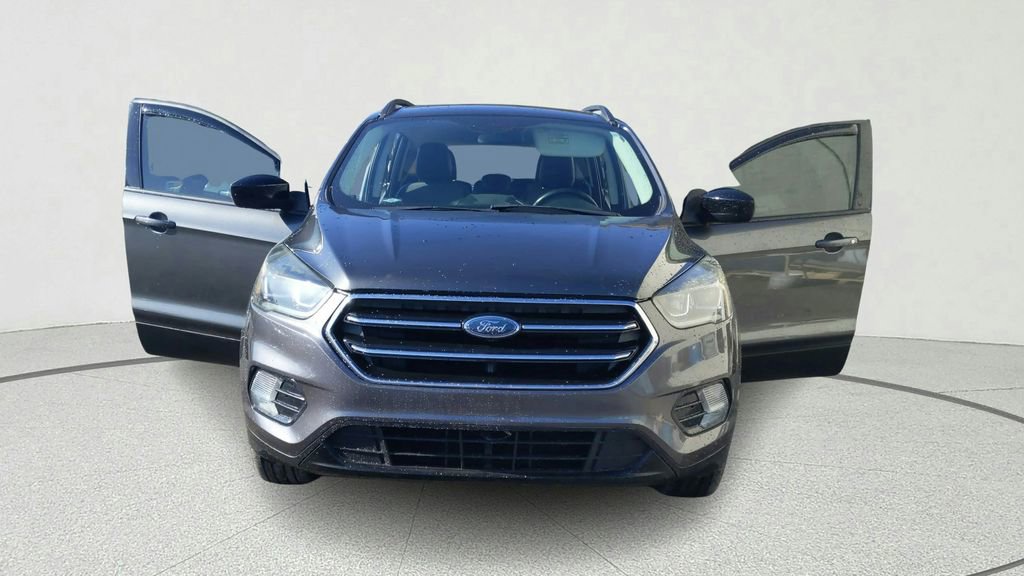 Used 2018 Ford Escape SE w/ SE Sport Appearance Package image 9