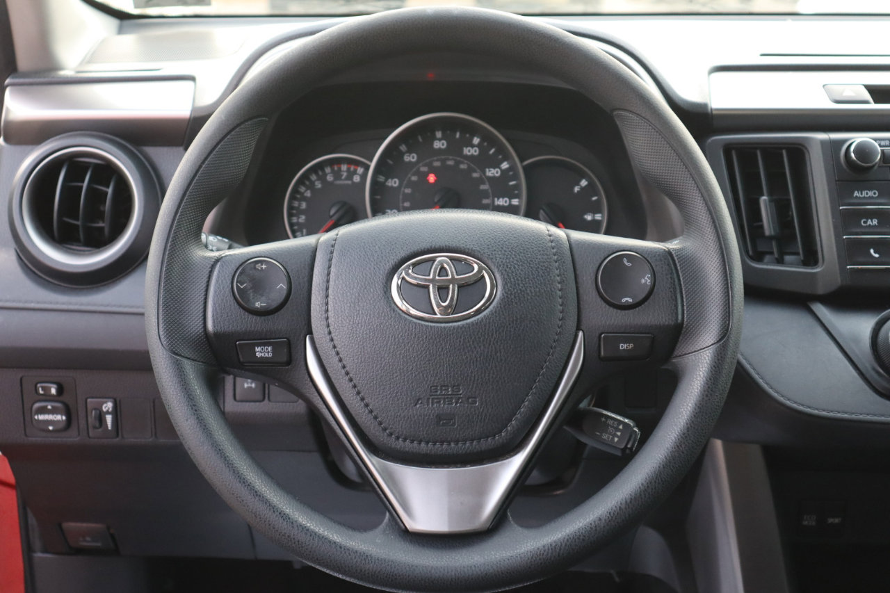 Used 2016 Toyota RAV4 LE image 16