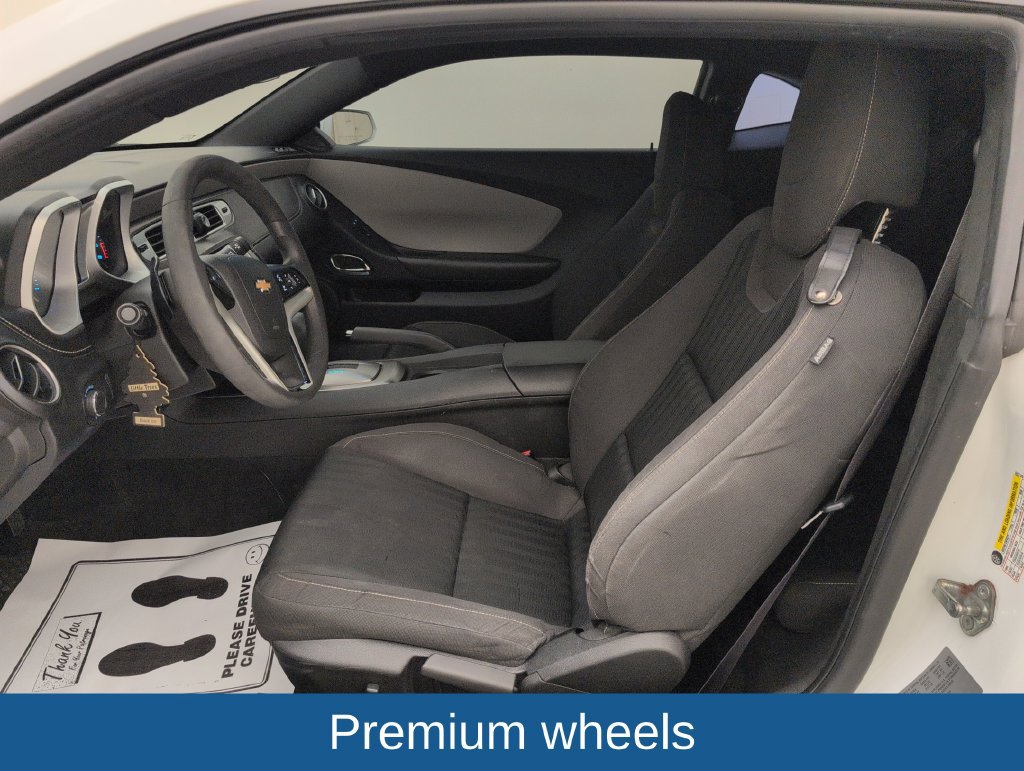 Used 2015 Chevrolet Camaro LS RWD image 4
