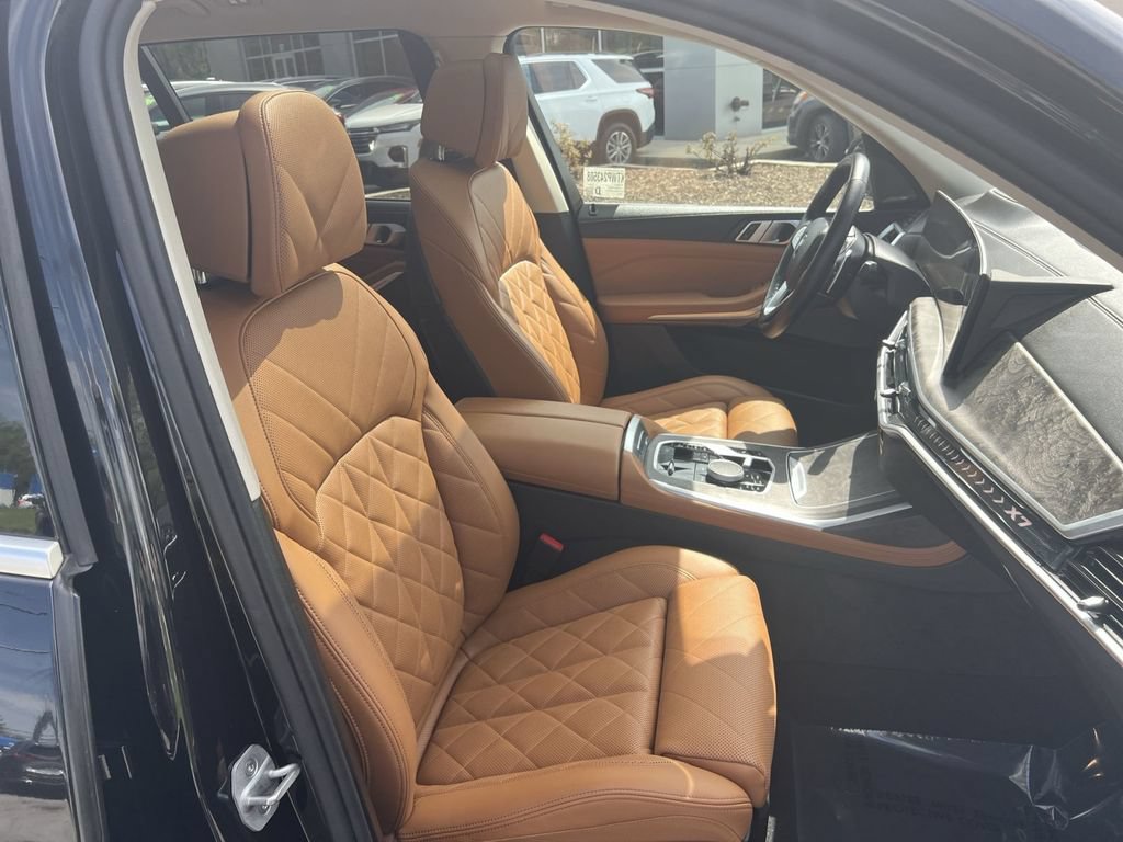 Used 2024 BMW X7 xDrive40i w/ Premium Package AWD/4WD image 36
