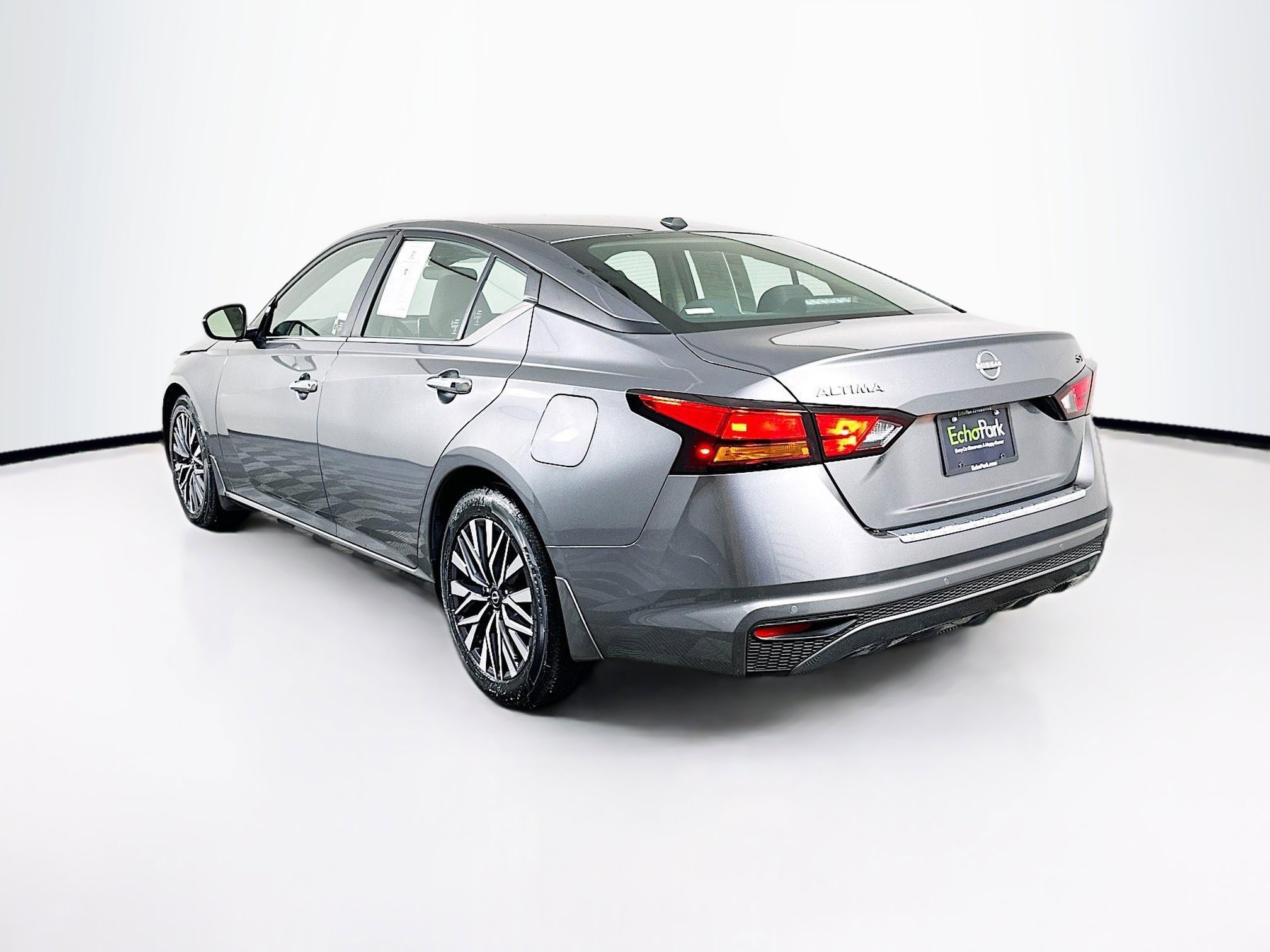 Used 2023 Nissan Altima 2.5 SV FWD image 5