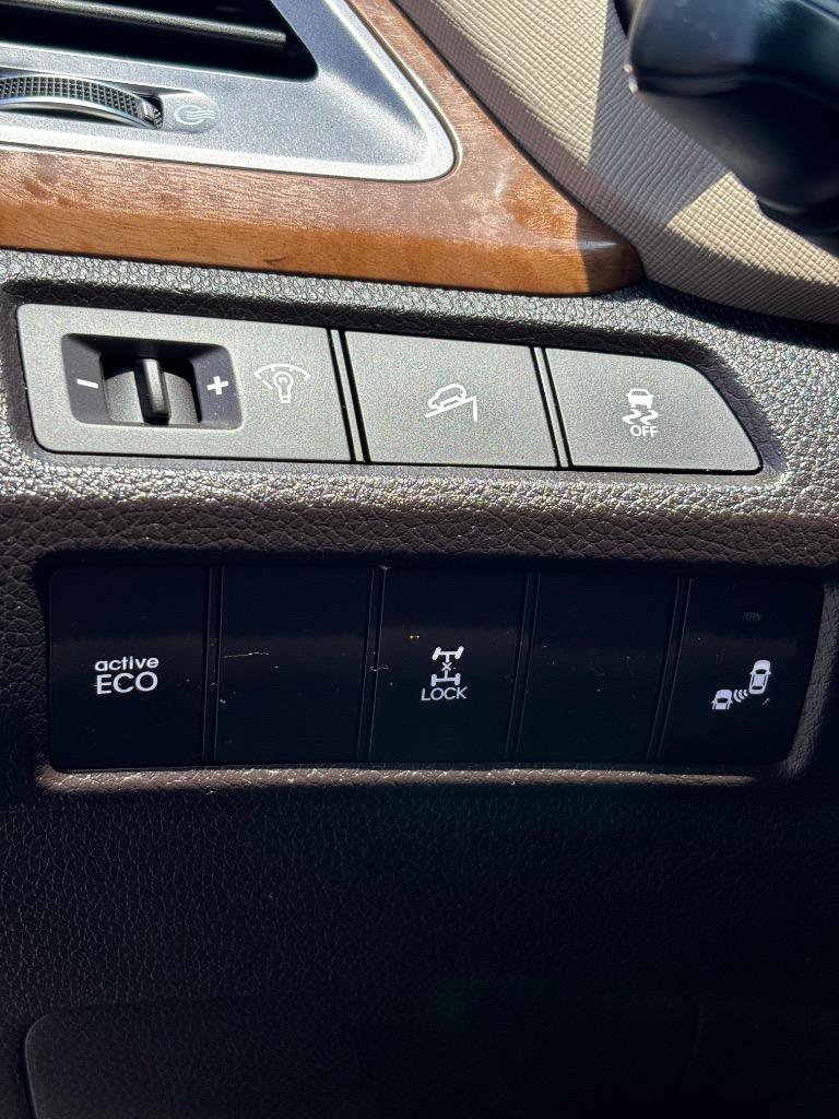 Used 2014 Hyundai Santa Fe GLS AWD/4WD image 15