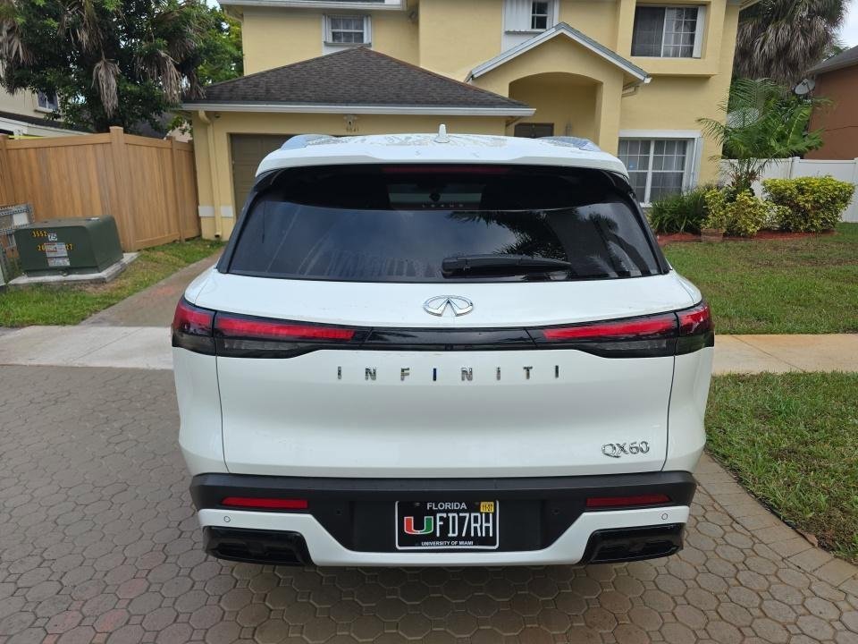 Certified 2023 INFINITI QX60 Luxe image 8