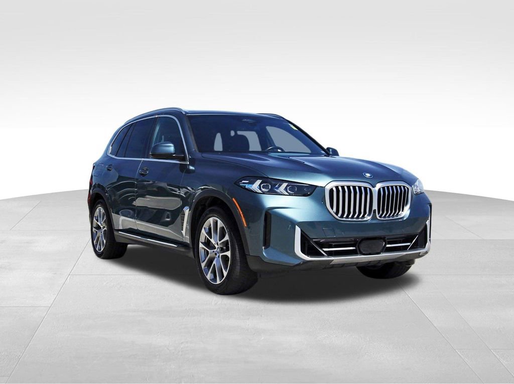Used 2025 BMW X5 xDrive50e image 1