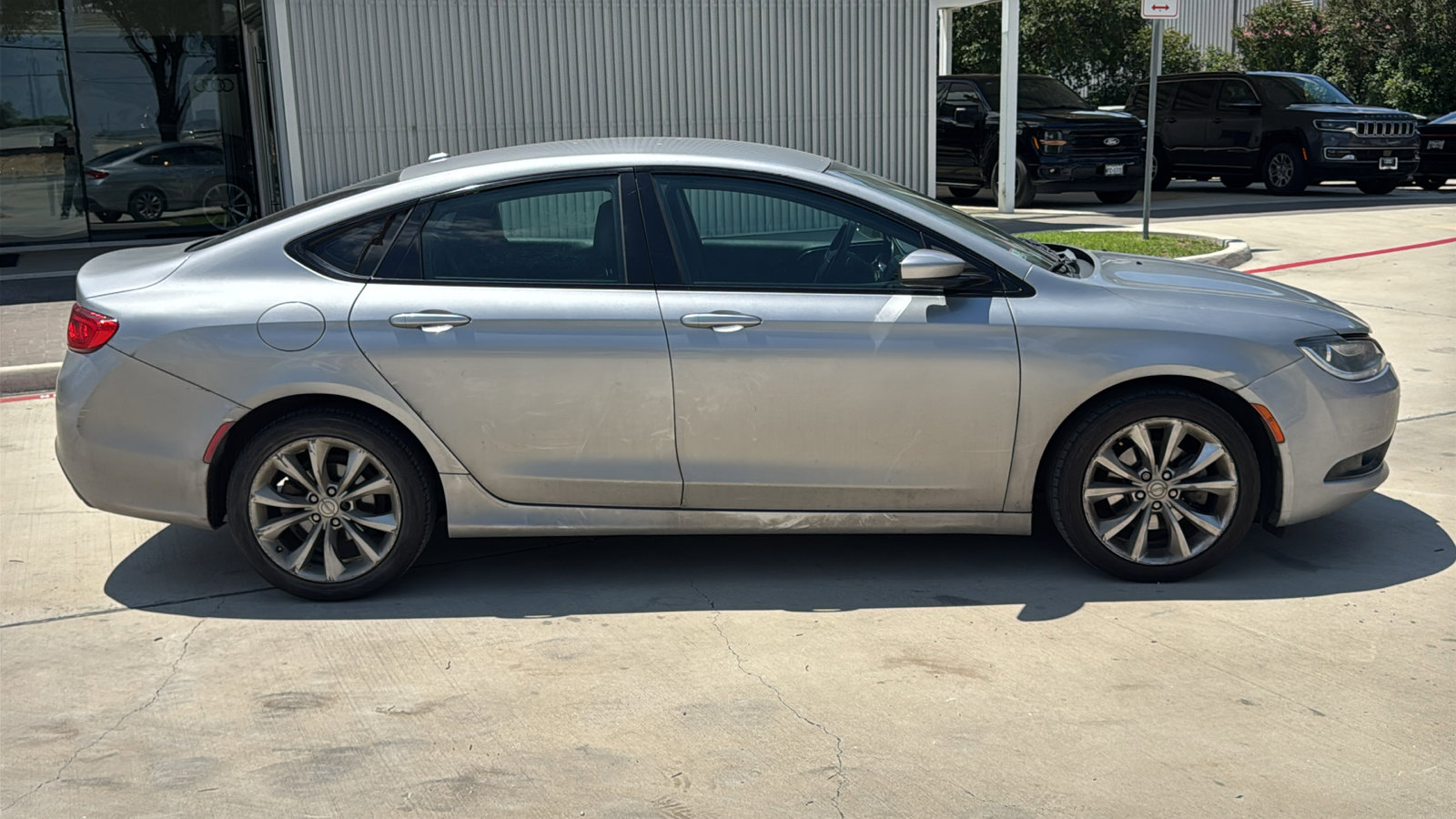 Used 2015 Chrysler 200 S FWD image 8