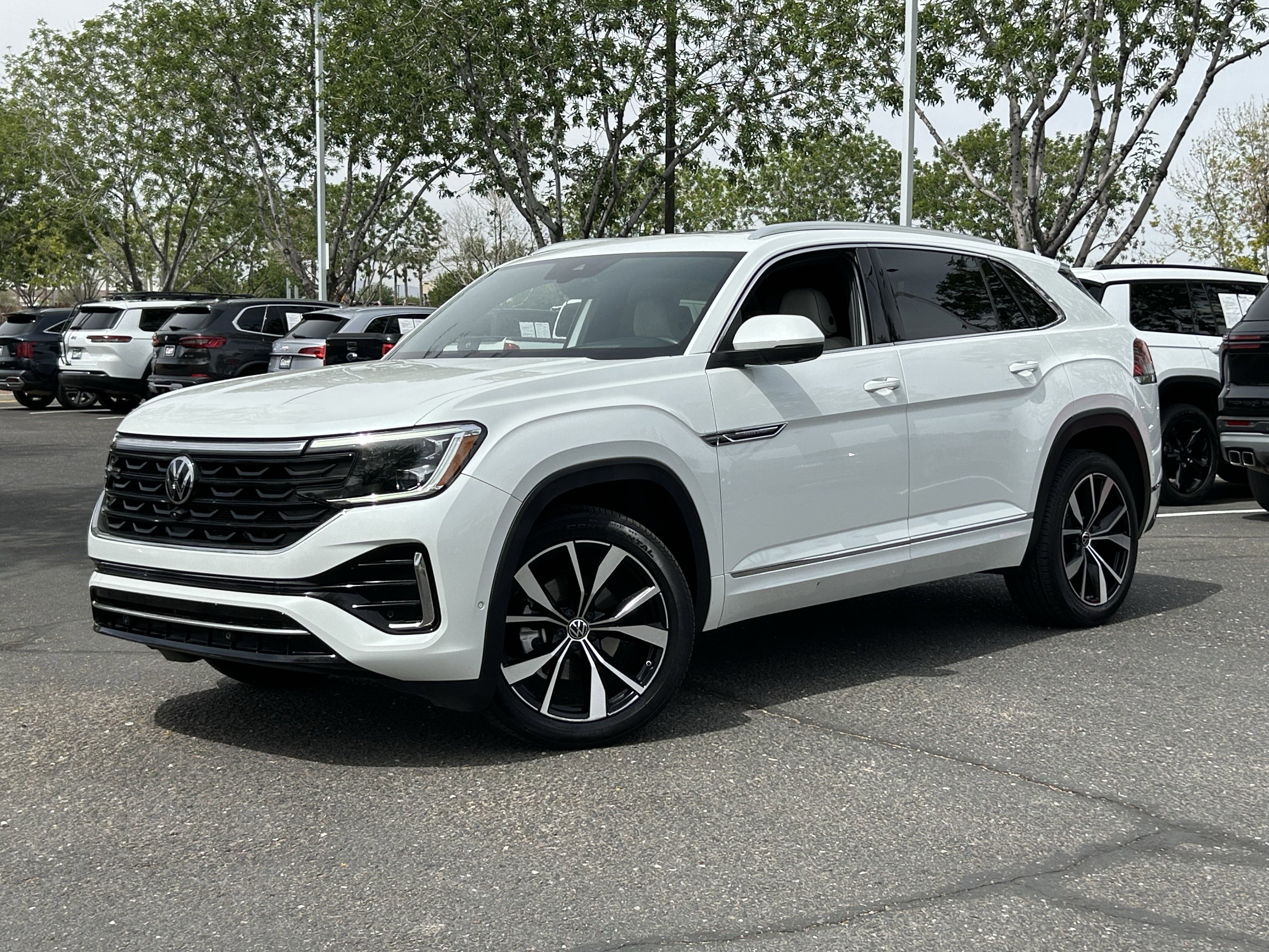 Used 2025 Volkswagen Atlas Cross Sport SEL Premium R-Line AWD/4WD image 31