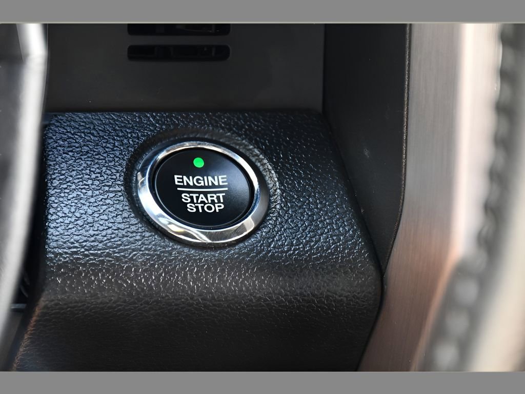 Used 2015 Ford F150 Platinum w/ Equipment Group 701A Luxury AWD/4WD image 36