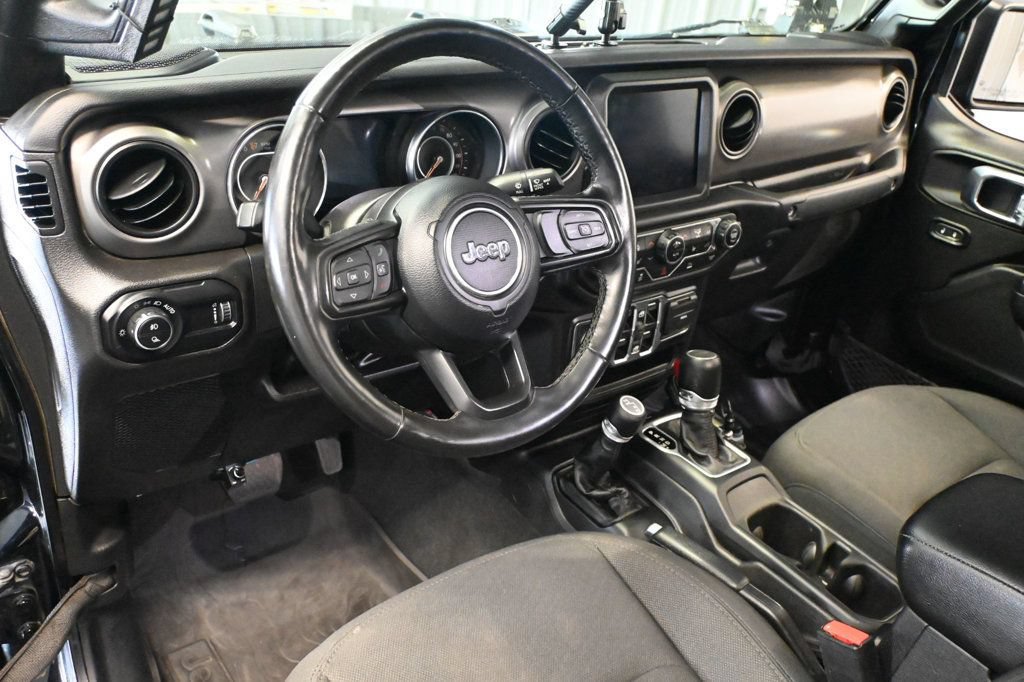 Used 2023 Jeep Gladiator Sport AWD/4WD image 14