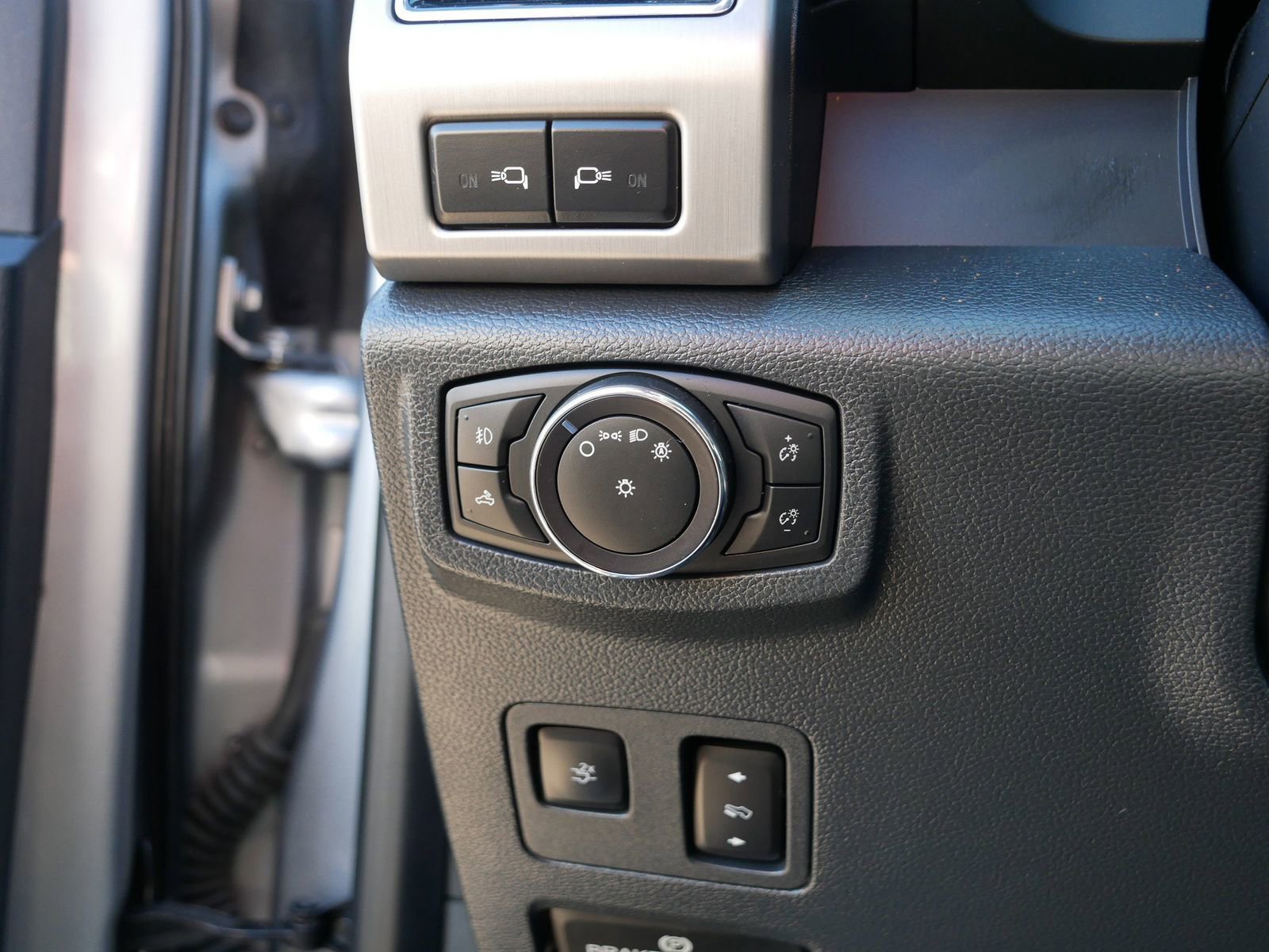 Certified 2022 Ford F250 Platinum w/ FX4 Off-Road Package image 17