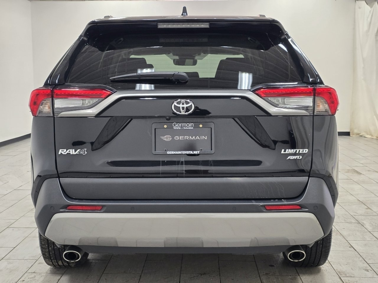 Used 2024 Toyota RAV4 Limited image 16