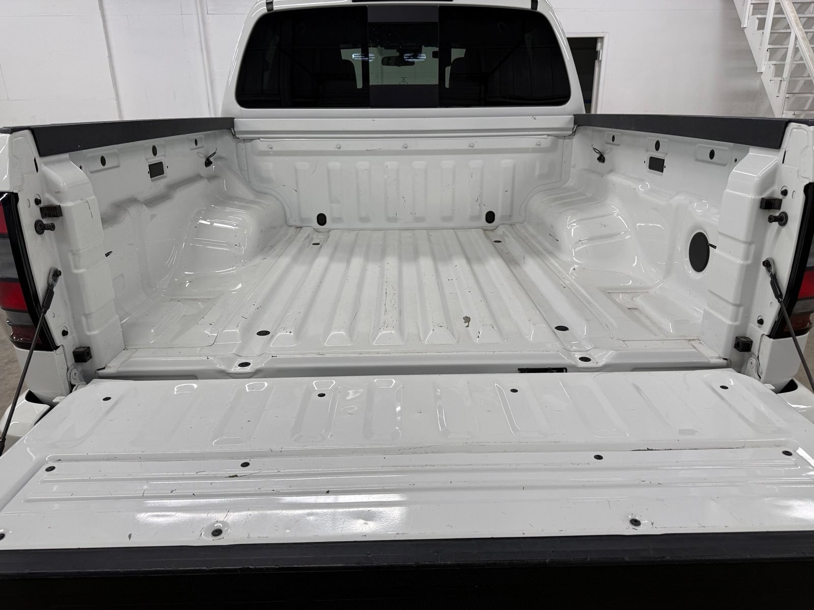 Used 2023 Nissan Frontier PRO-4X w/ Tow Package AWD/4WD image 10
