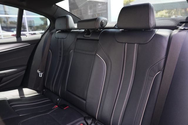 Used 2020 BMW M550i xDrive AWD/4WD image 12