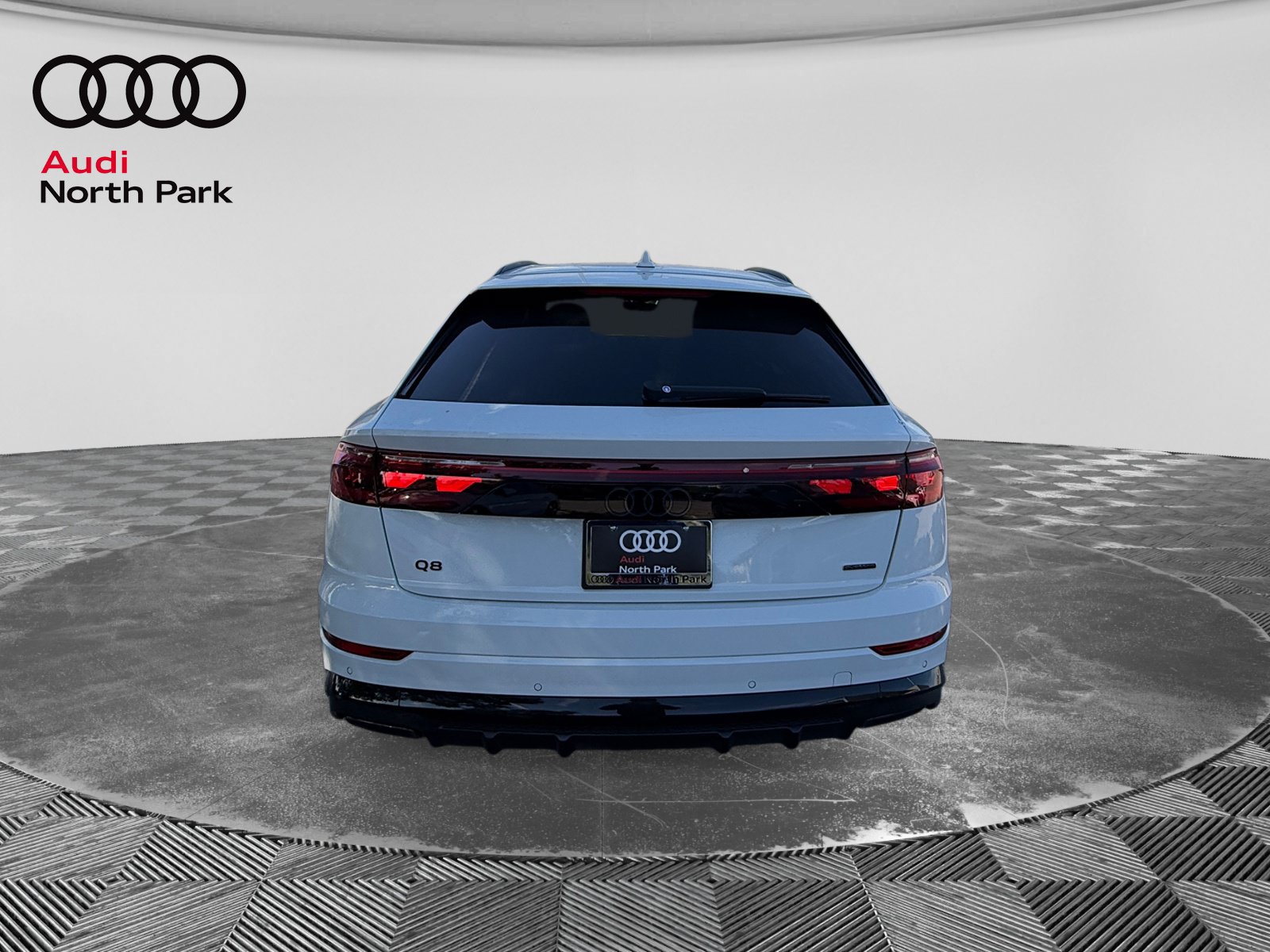 New 2027 Audi Q8 Prestige AWD/4WD image 4