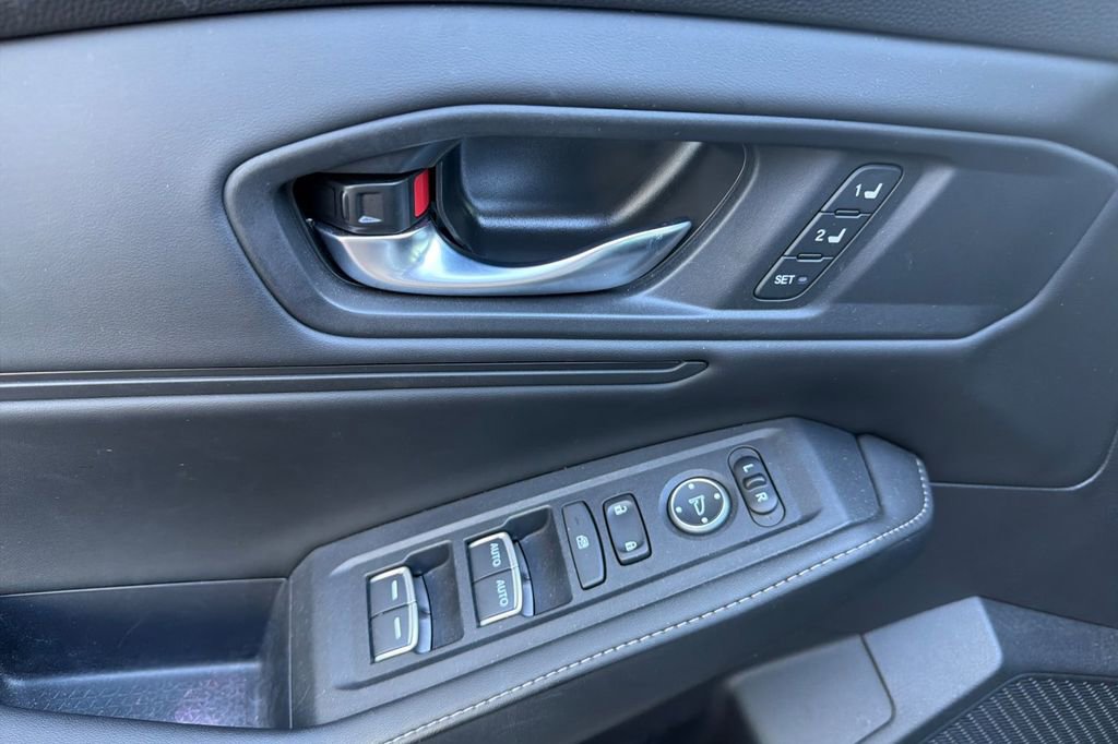 Used 2023 Honda Accord Sport image 11