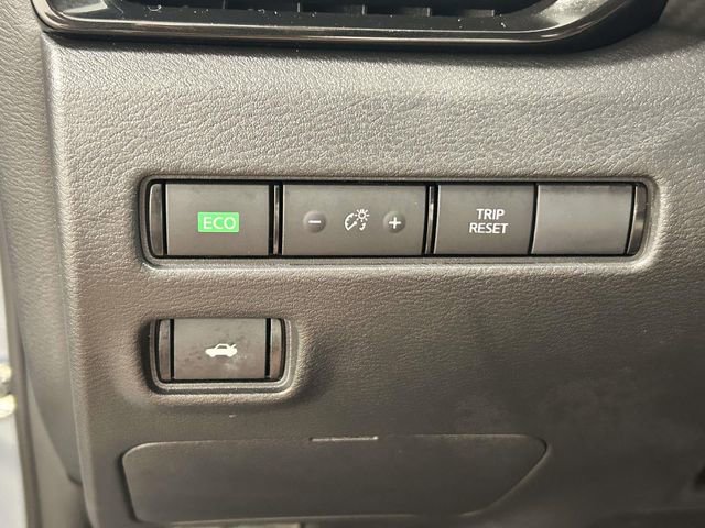 Used 2025 Nissan Sentra SV FWD image 21