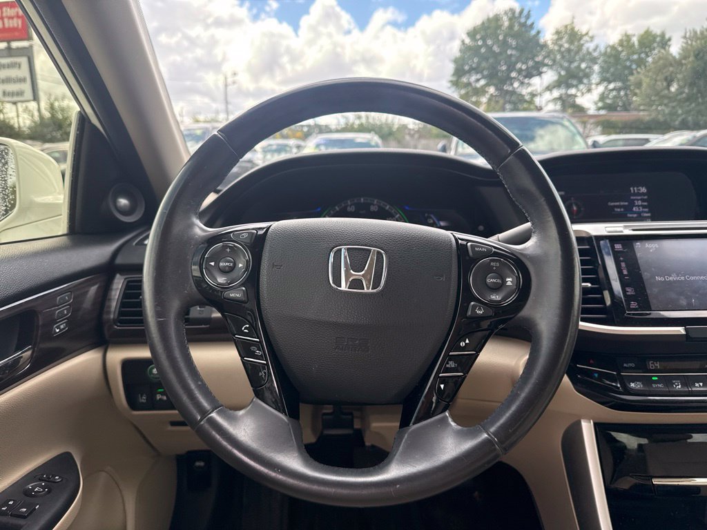Used 2017 Honda Accord Touring image 21