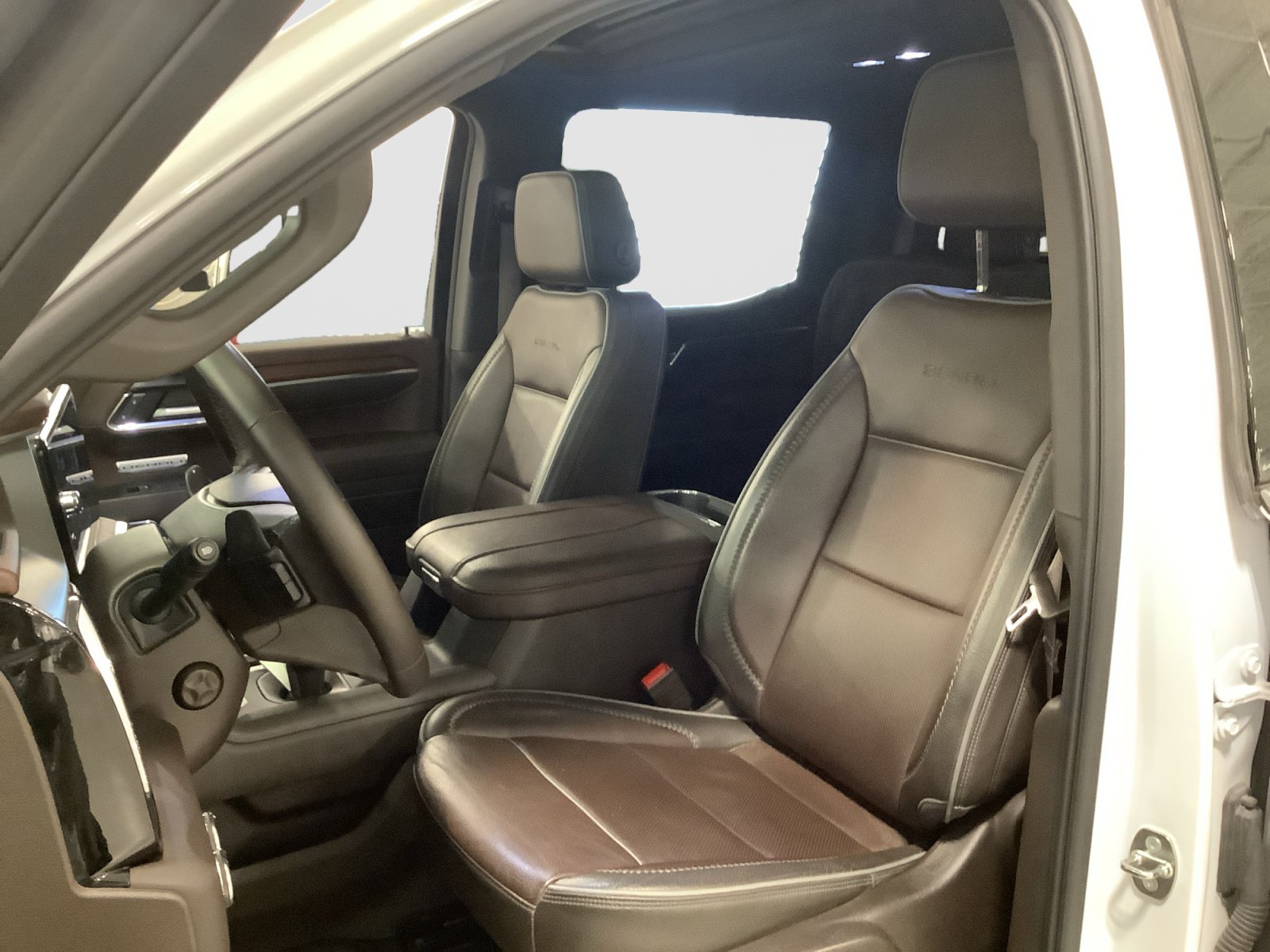 Used 2024 GMC Sierra 1500 Denali w/ Denali Reserve Package AWD/4WD image 11