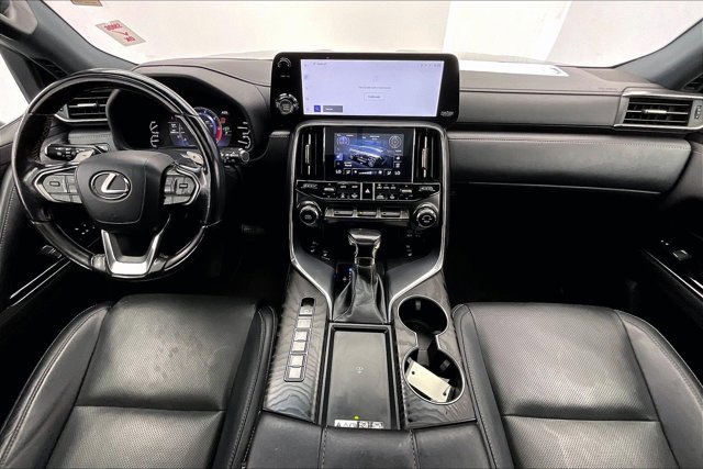 Used 2022 Lexus LX 600 4WD w/ Luxury Package image 15