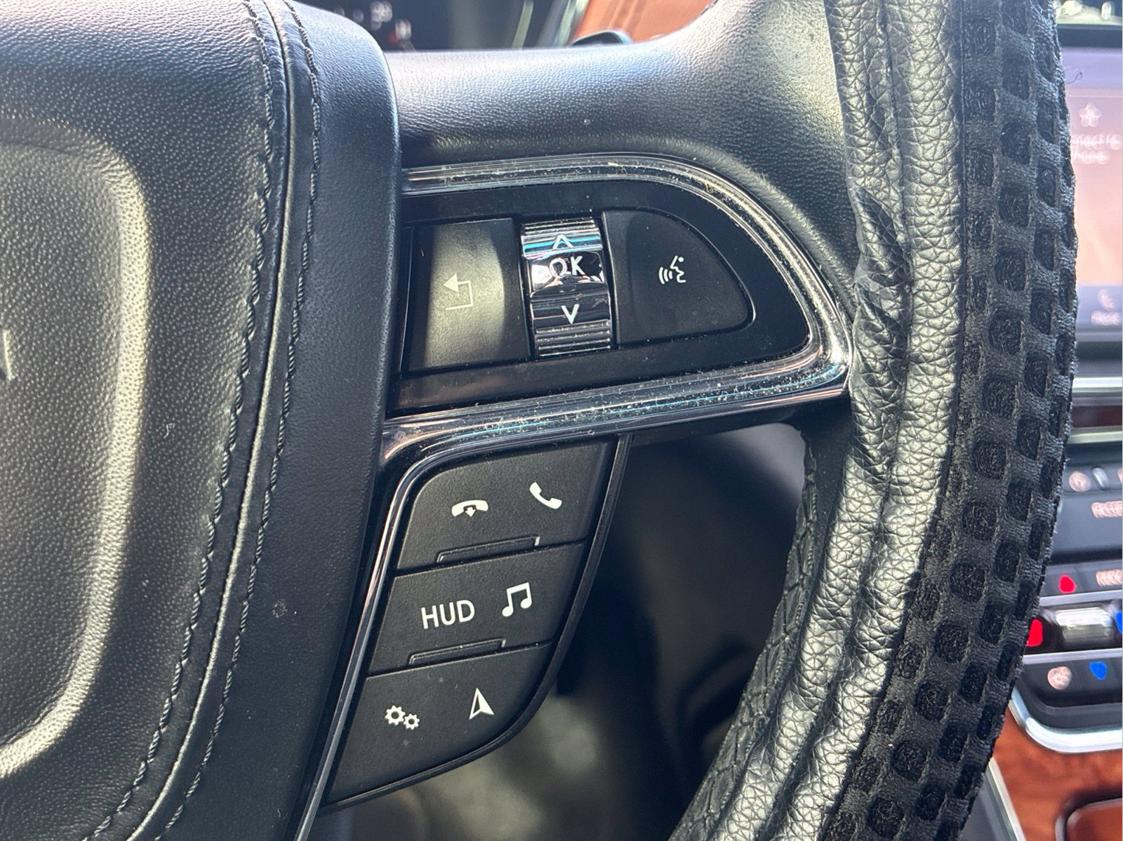 Used 2020 Lincoln Continental Black Label w/ Rear Seat Amenities Package FWD image 15