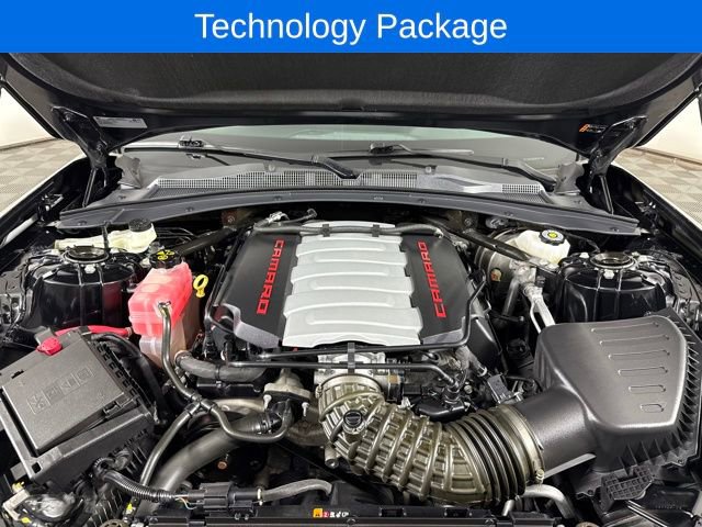 Used 2021 Chevrolet Camaro LT w/ Technology Package image 9