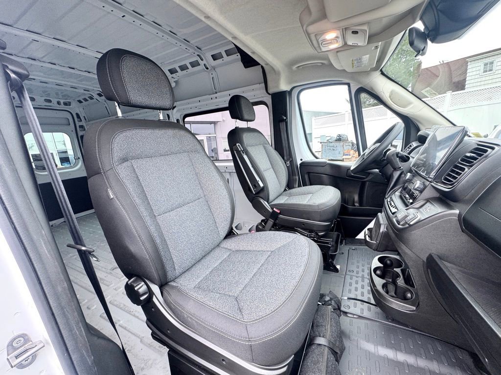 Used 2025 RAM ProMaster 2500 w/ Crew Van Package FWD image 20