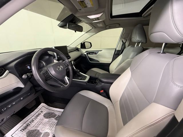 Used 2023 Toyota RAV4 XLE Premium image 13