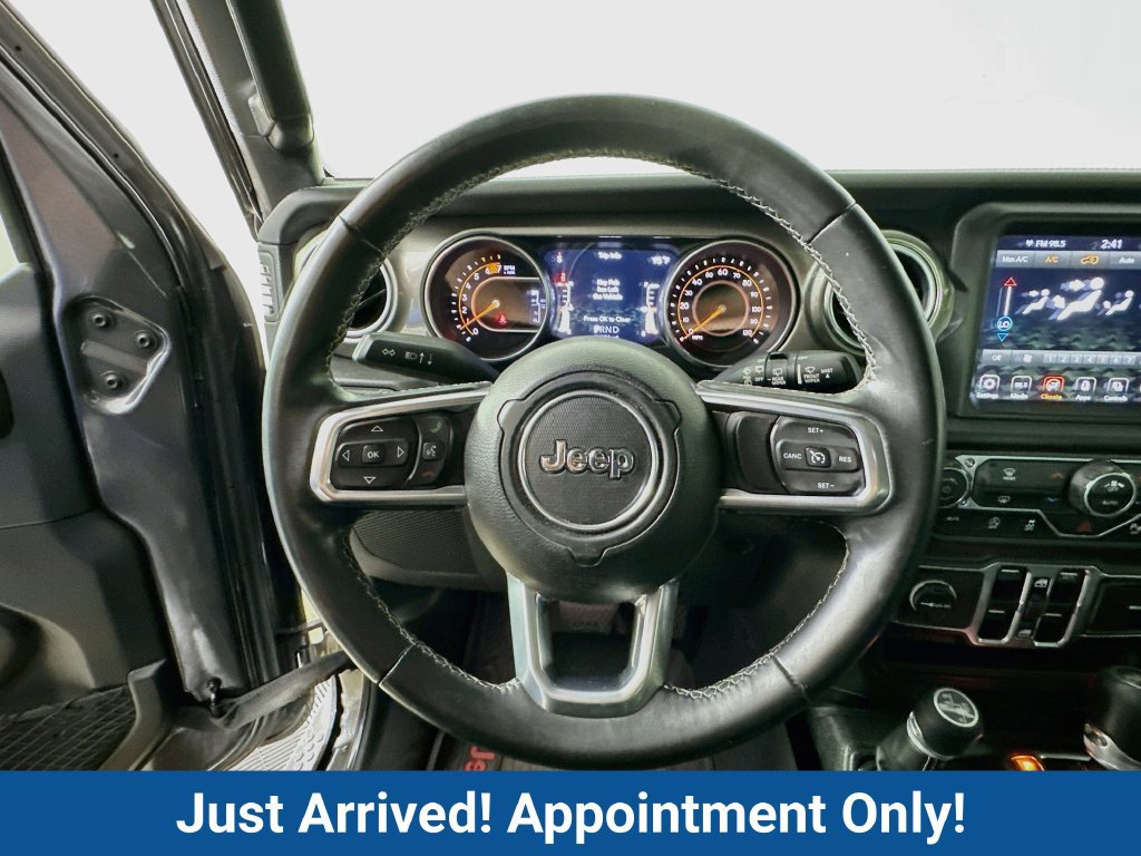 Used 2018 Jeep Wrangler Unlimited Sahara AWD/4WD image 13