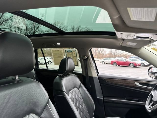 Used 2024 Volkswagen Atlas SEL Premium R-Line image 28