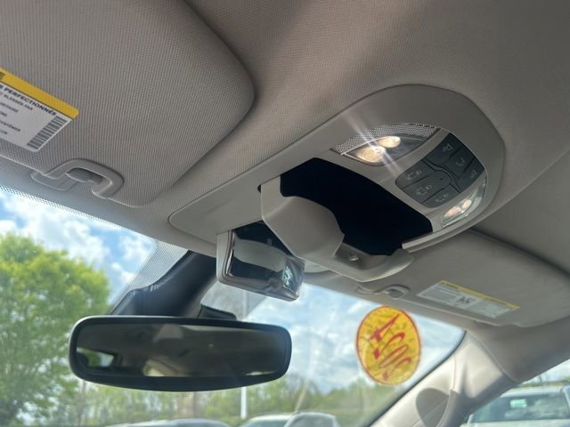 Used 2024 Chrysler Pacifica Touring-L image 29