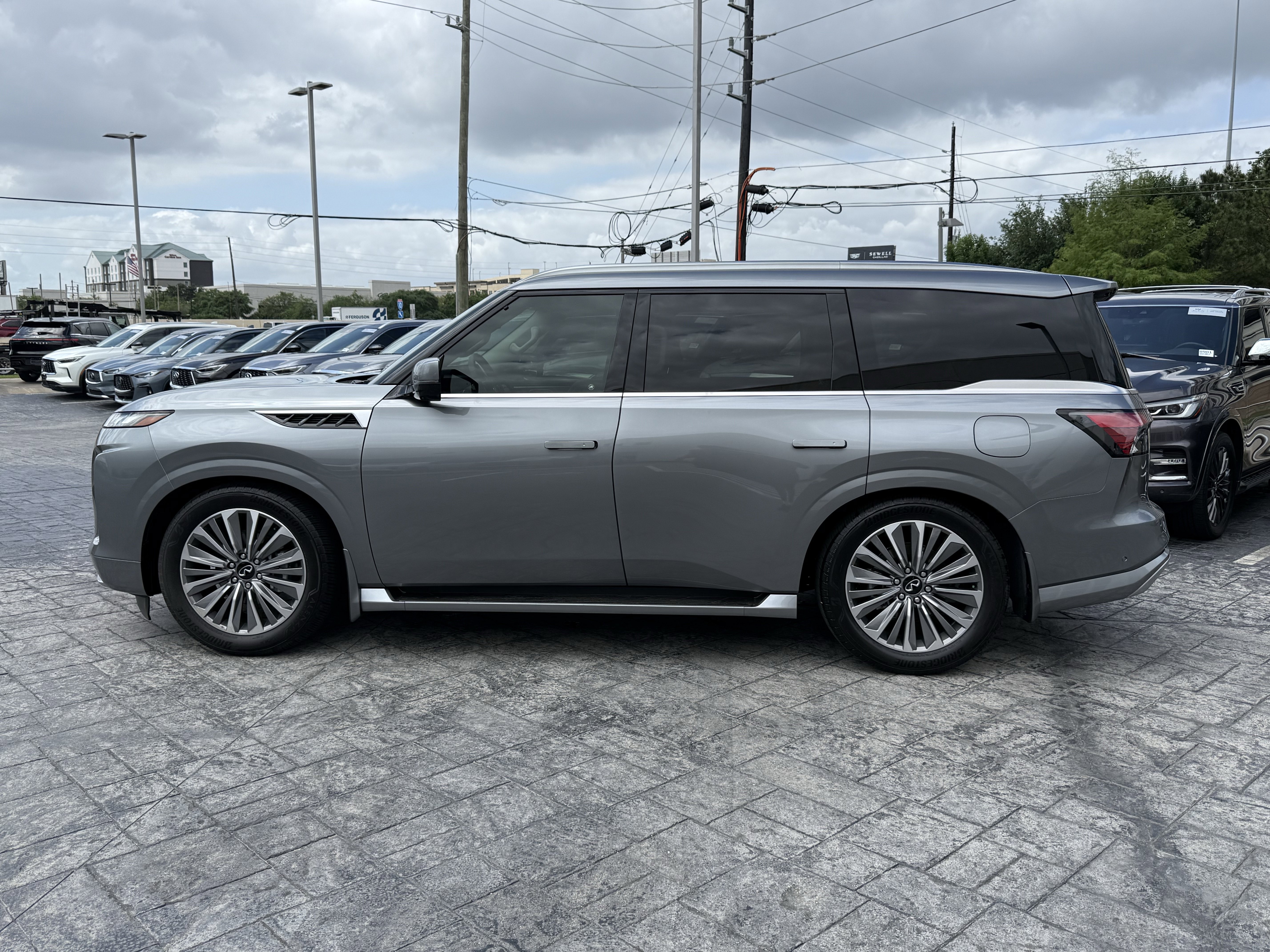 Certified 2026 INFINITI QX80 Luxe w/ Cargo Package image 4