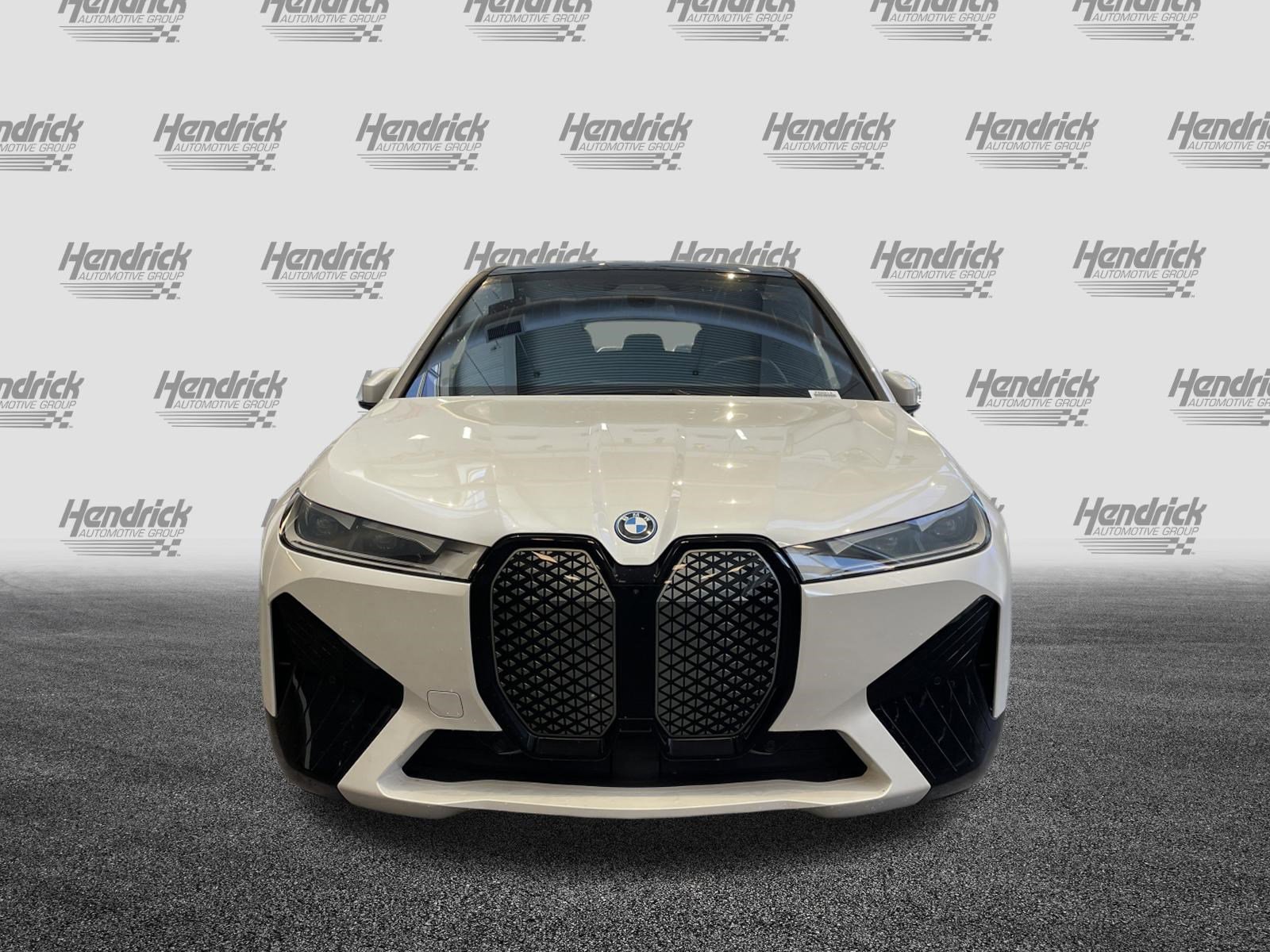 Used 2024 BMW iX xDrive50 w/ Premium Package AWD/4WD image 3