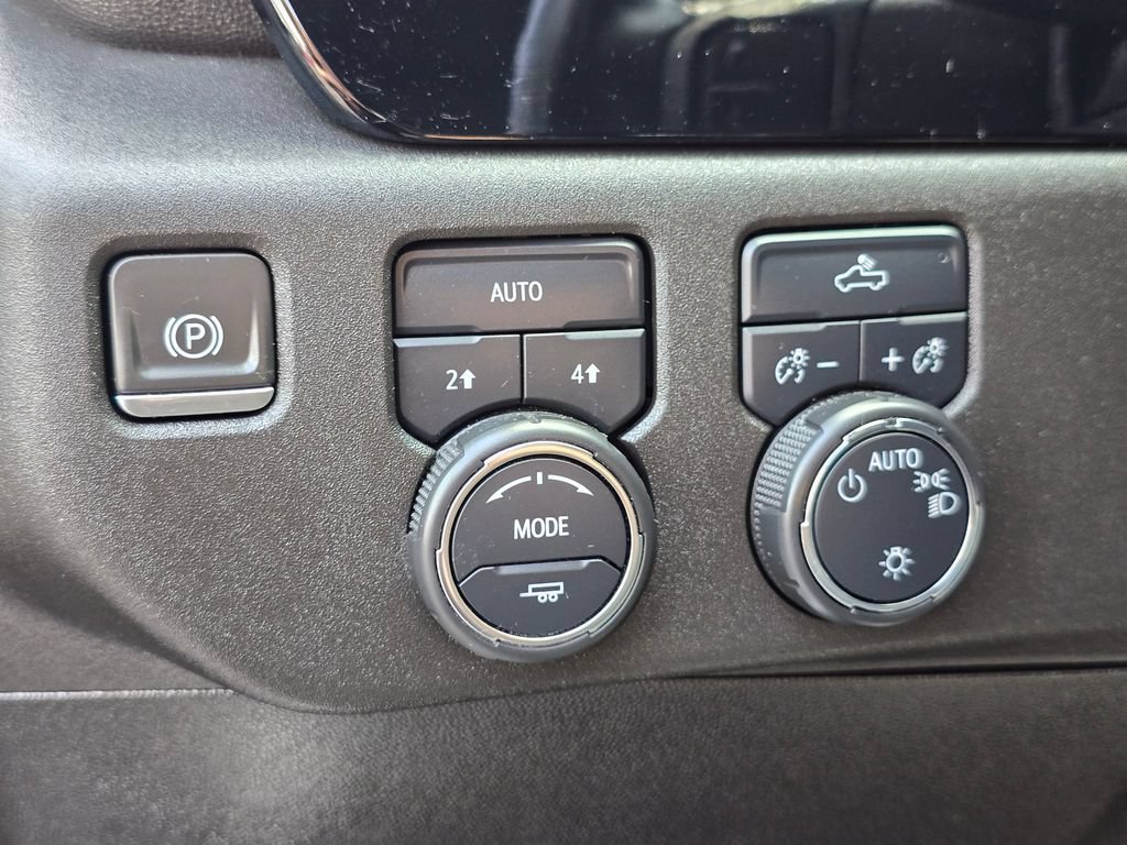 Used 2023 Chevrolet Silverado 1500 LT AWD/4WD image 21