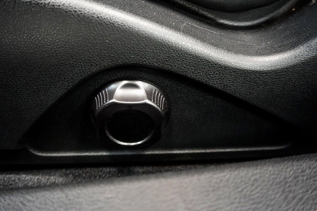 Used 2017 Nissan GT-R Premium AWD/4WD image 19