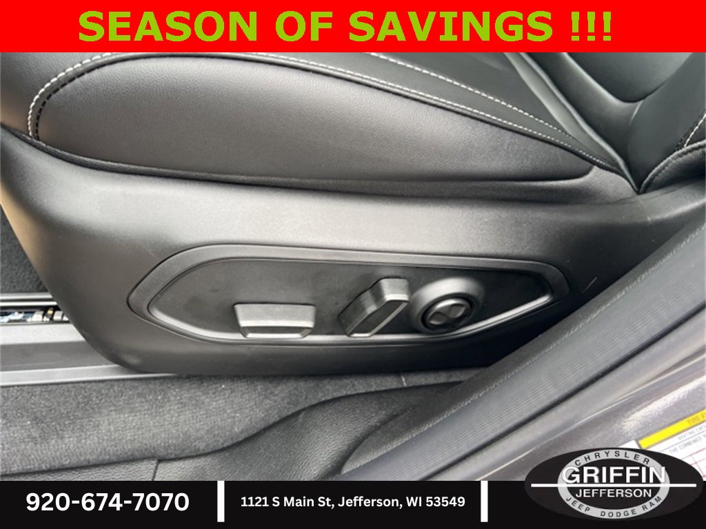 New 2025 Jeep Grand Cherokee Limited w/ Black Appearance Package image 16