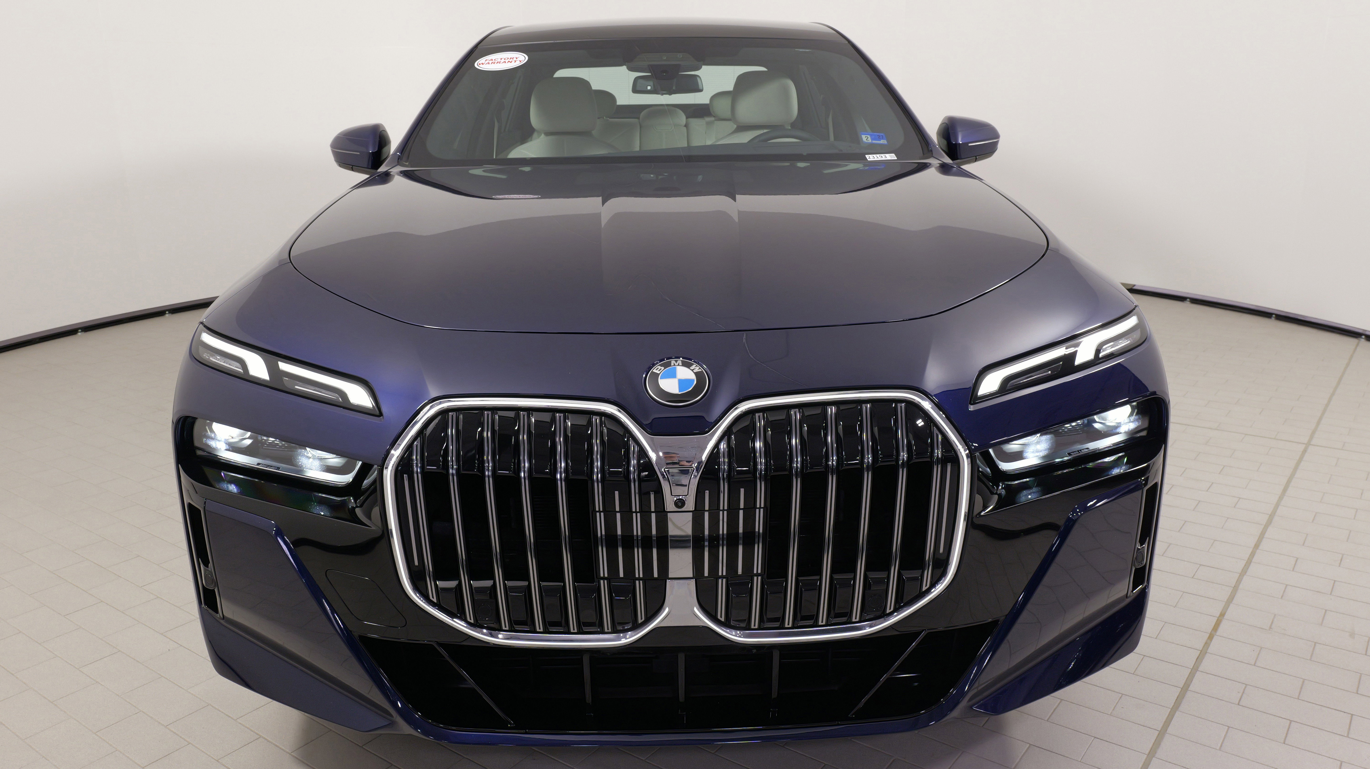 Used 2023 BMW 760i xDrive image 4