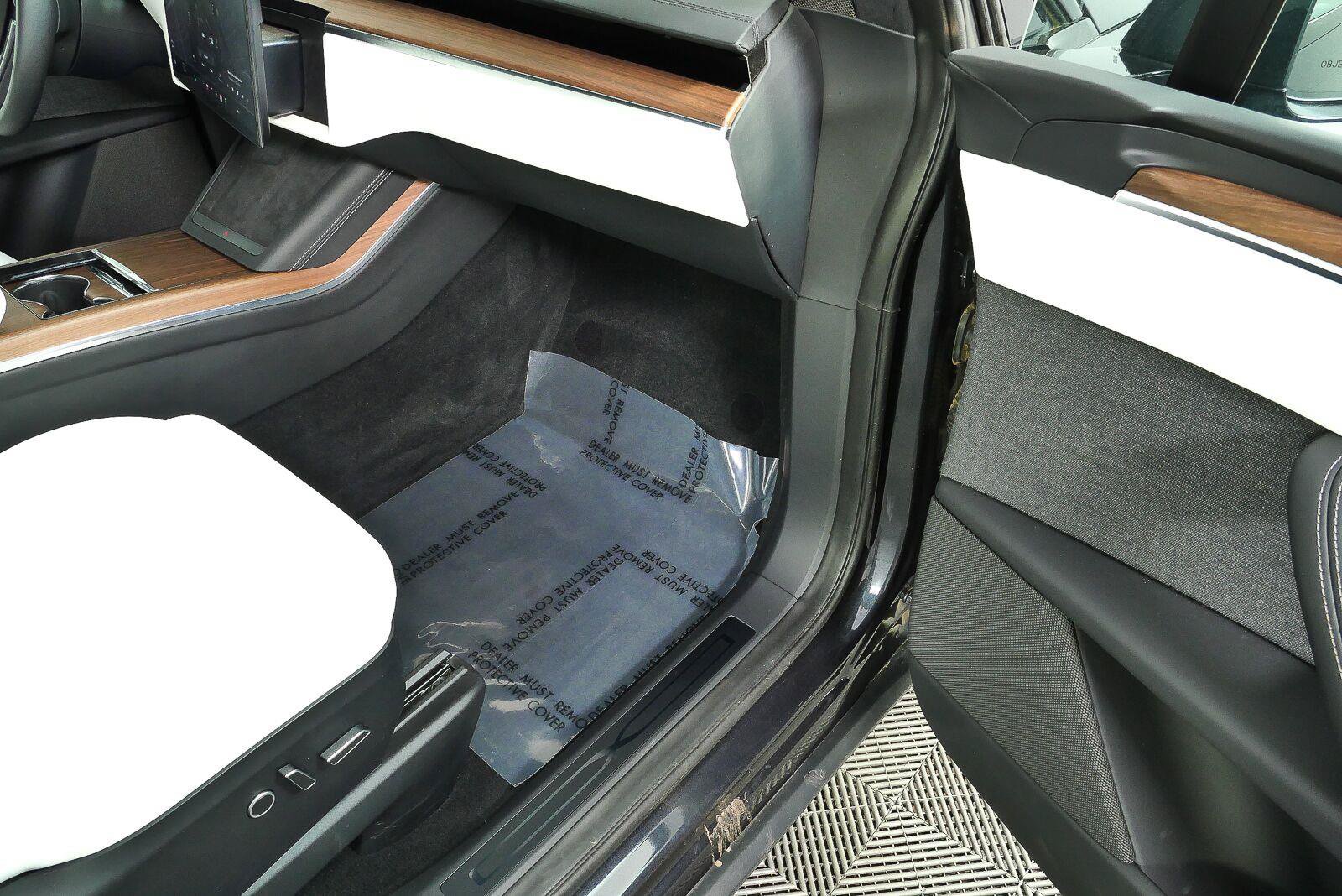 Used 2025 Tesla Model X AWD/4WD image 23