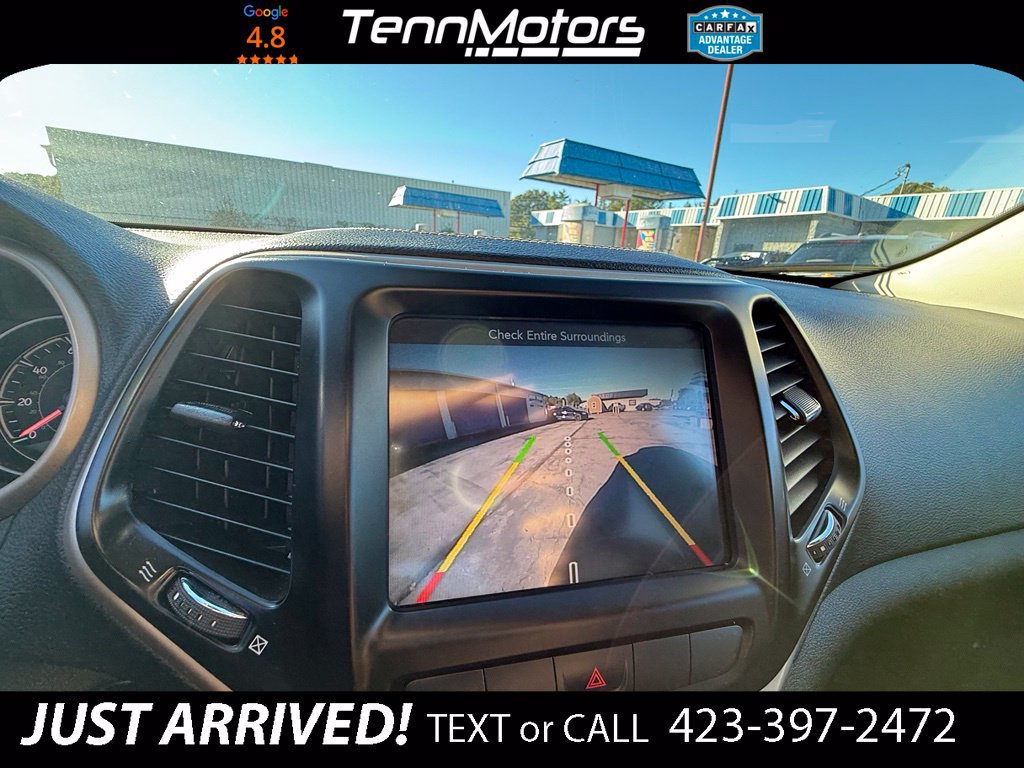 Used 2015 Jeep Cherokee Latitude w/ Comfort/Convenience Group FWD image 26