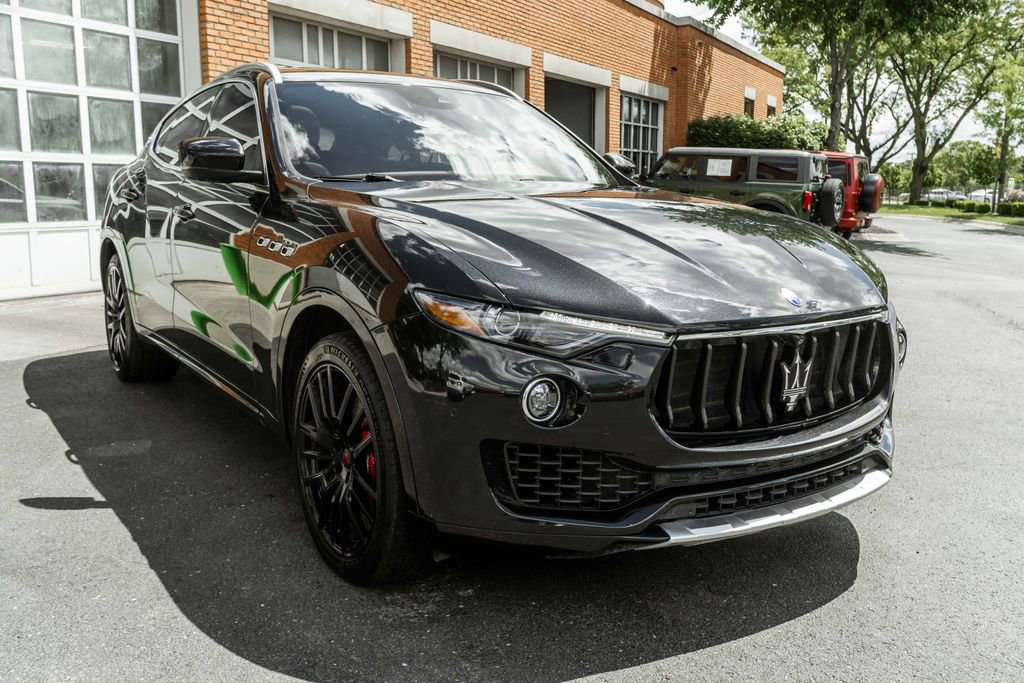 Used 2017 Maserati Levante S AWD/4WD image 5