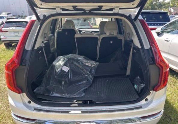 Used 2024 Volvo XC90 B5 Core w/ Protection Package Premier AWD/4WD image 9