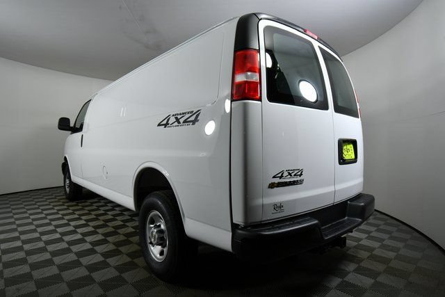 New 2025 Chevrolet Express 3500 Extended RWD image 13