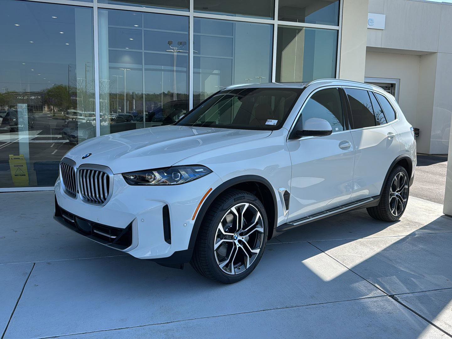 New 2026 BMW X5 xDrive40i image 1