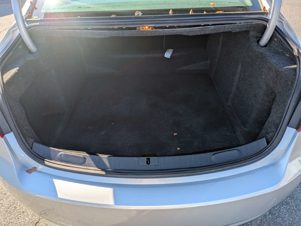 Used 2018 Chevrolet Impala LT FWD image 13