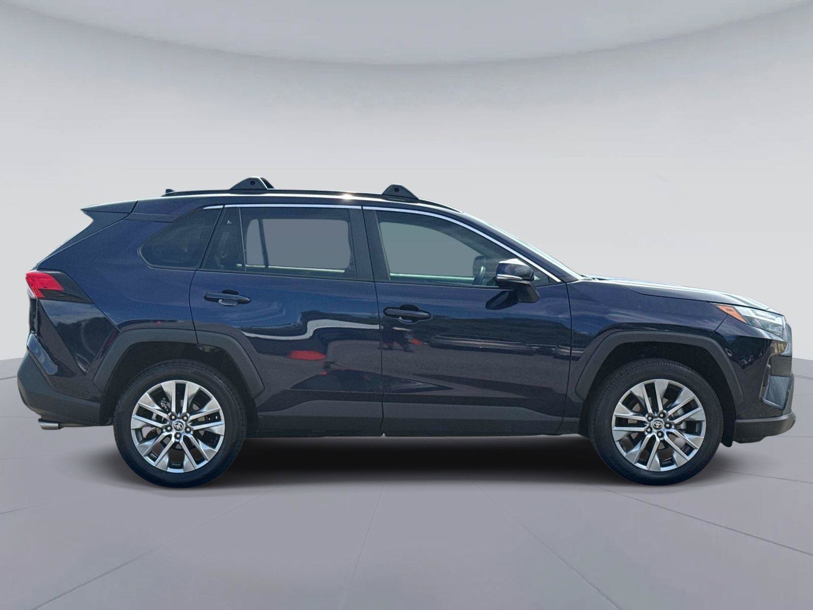 Used 2022 Toyota RAV4 XLE Premium FWD image 2