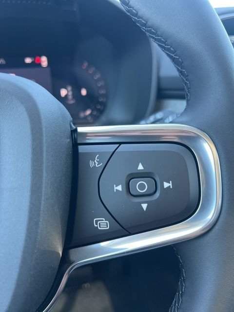 New 2026 Volvo XC40 B5 Core AWD/4WD image 13