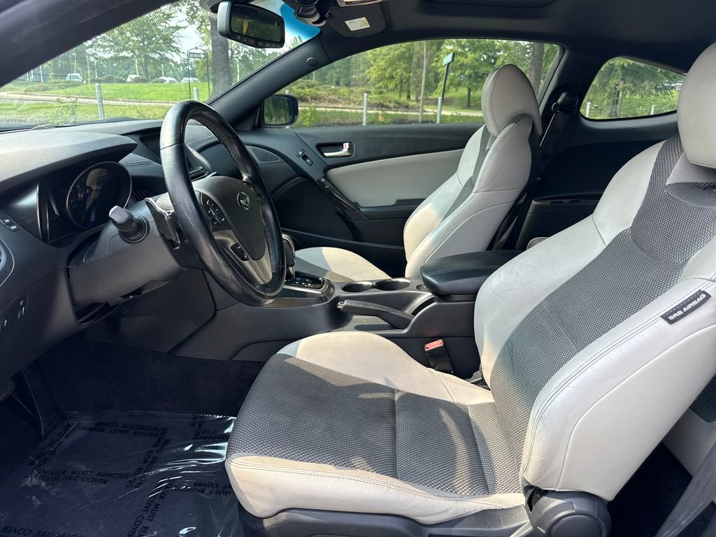 Used 2014 Hyundai Genesis 2.0T RWD image 12
