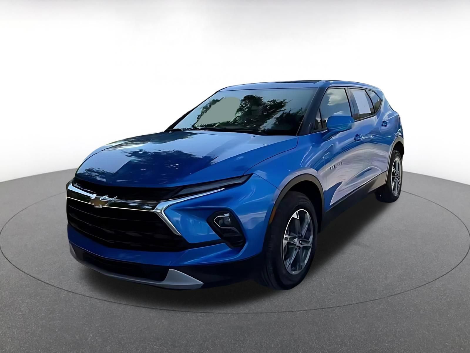 Used 2026 Chevrolet Blazer LT FWD image 6