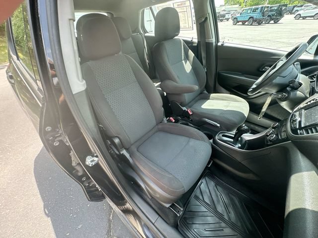 Used 2020 Chevrolet Trax LS FWD image 26