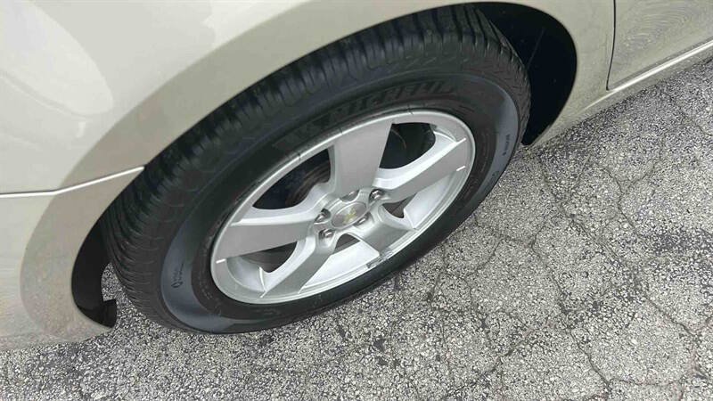Used 2016 Chevrolet Cruze LT FWD image 9