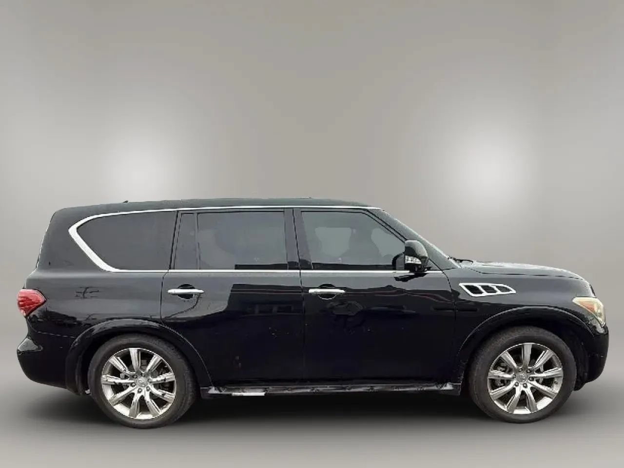 Used 2012 INFINITI QX56 4WD w/ Deluxe Touring Pkg image 6